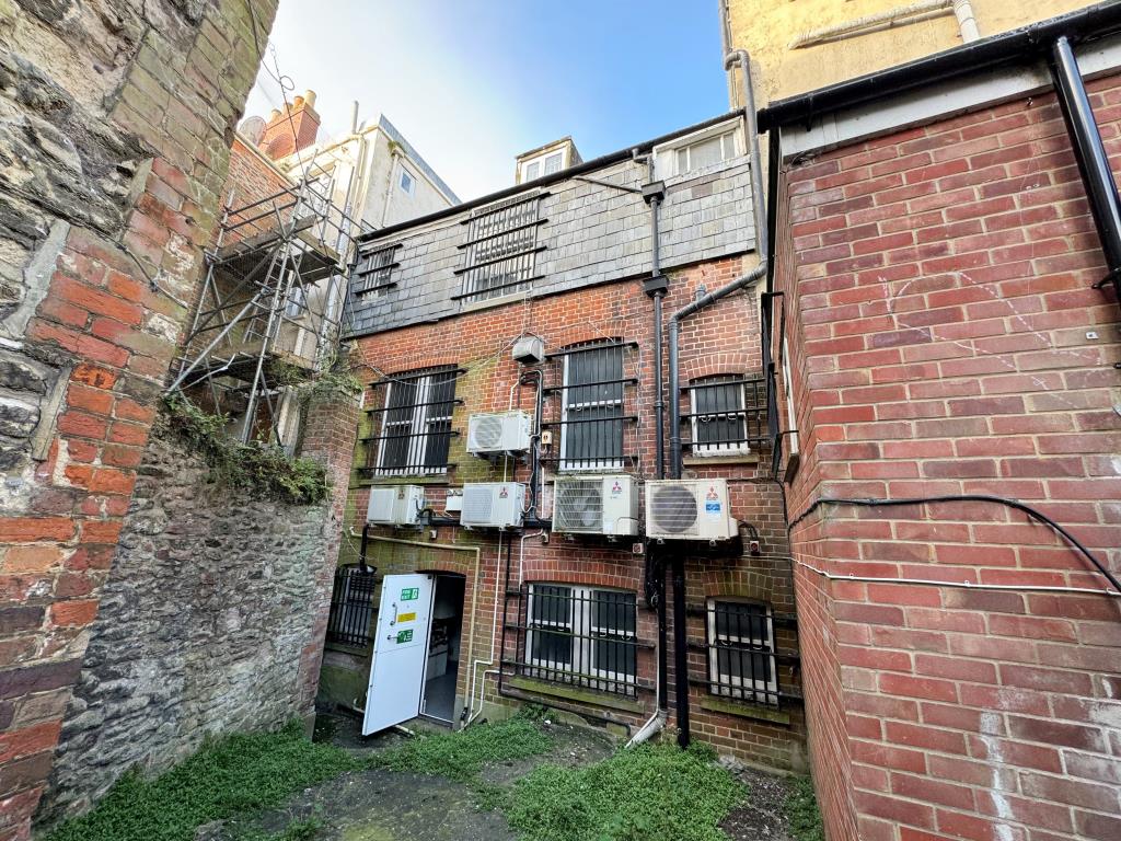 Lot: 134 - FREEHOLD FORMER BANK PREMISES OF OVER 3,300 SQUARE FEET OVER FOUR FLOORS - A view of the rear of the building